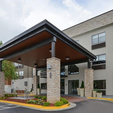 Holiday Inn Express & Suites Raleigh Ne - Medical Ctr Area By Ihg Exterior foto