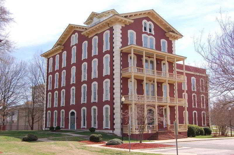 Holiday Inn Express & Suites Raleigh Ne - Medical Ctr Area By Ihg Exterior foto