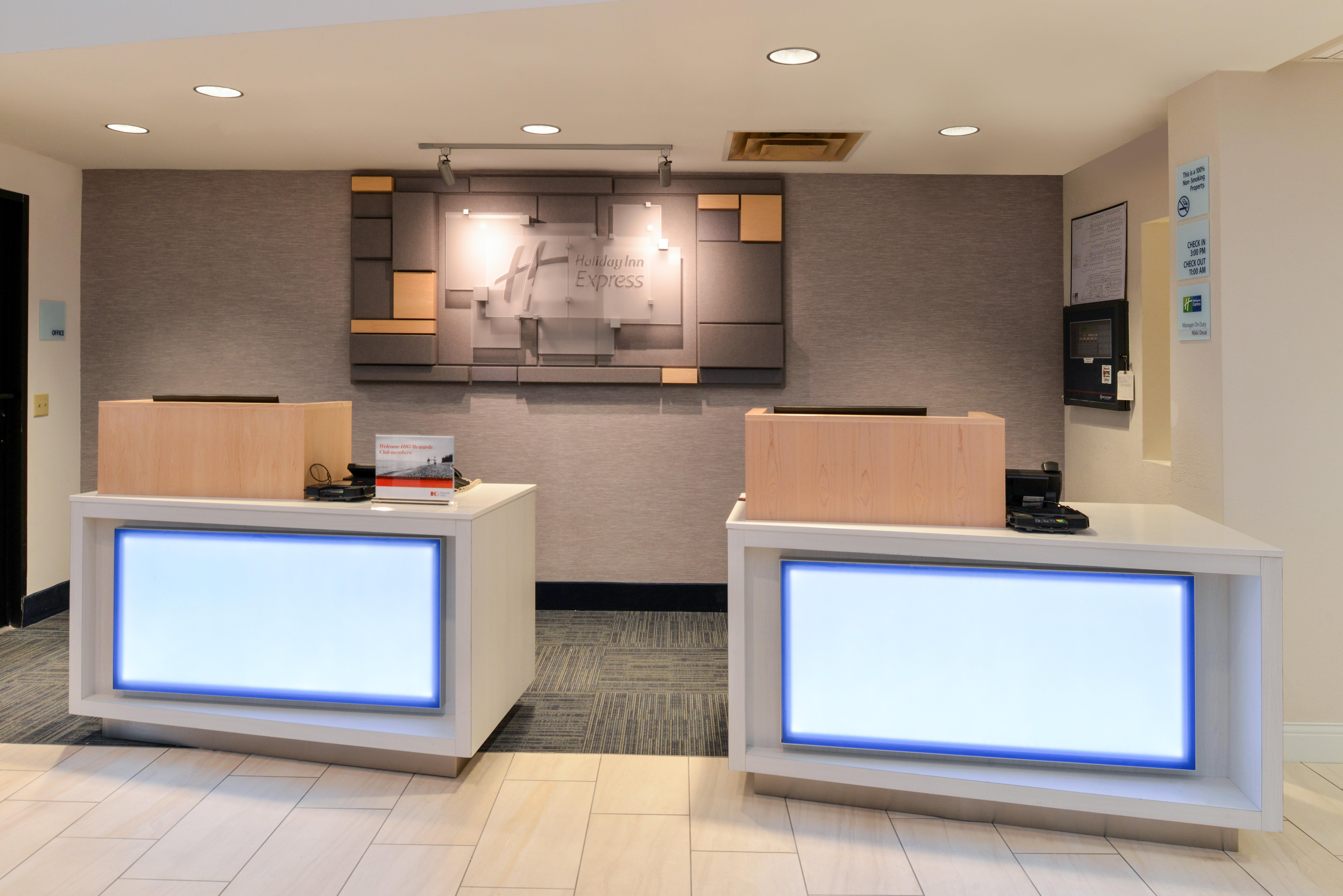 Holiday Inn Express & Suites Raleigh Ne - Medical Ctr Area By Ihg Exterior foto