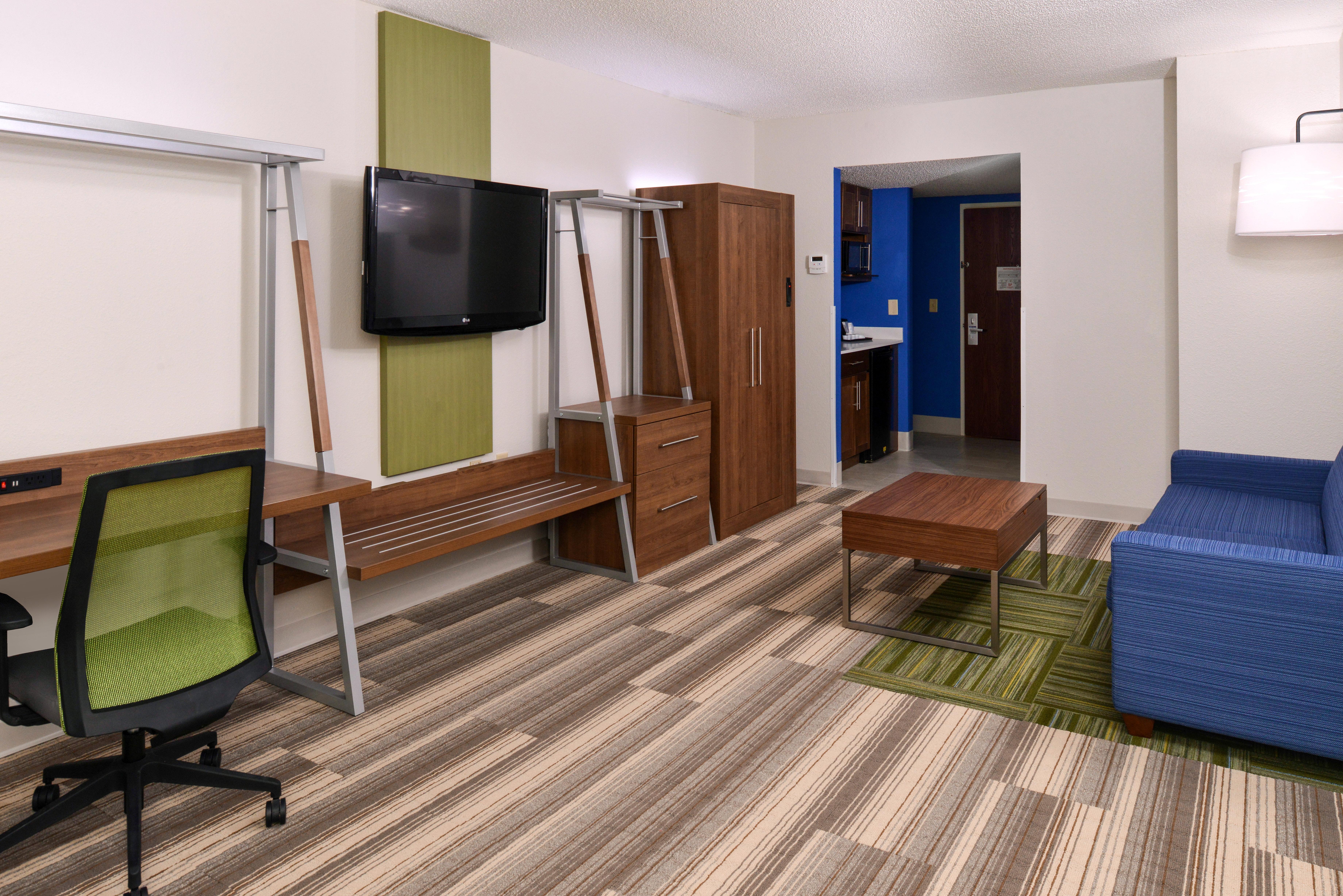 Holiday Inn Express & Suites Raleigh Ne - Medical Ctr Area By Ihg Exterior foto