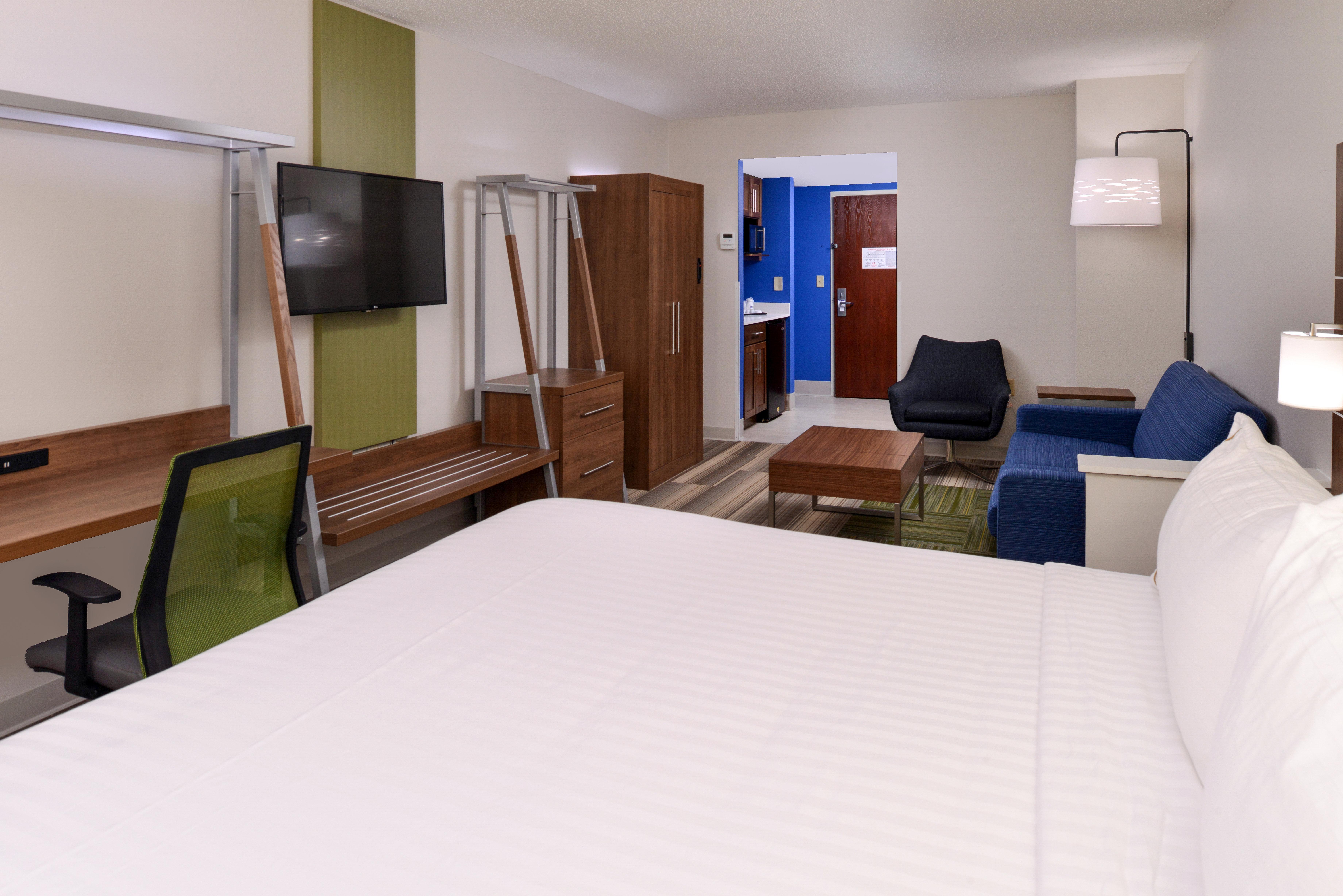 Holiday Inn Express & Suites Raleigh Ne - Medical Ctr Area By Ihg Exterior foto