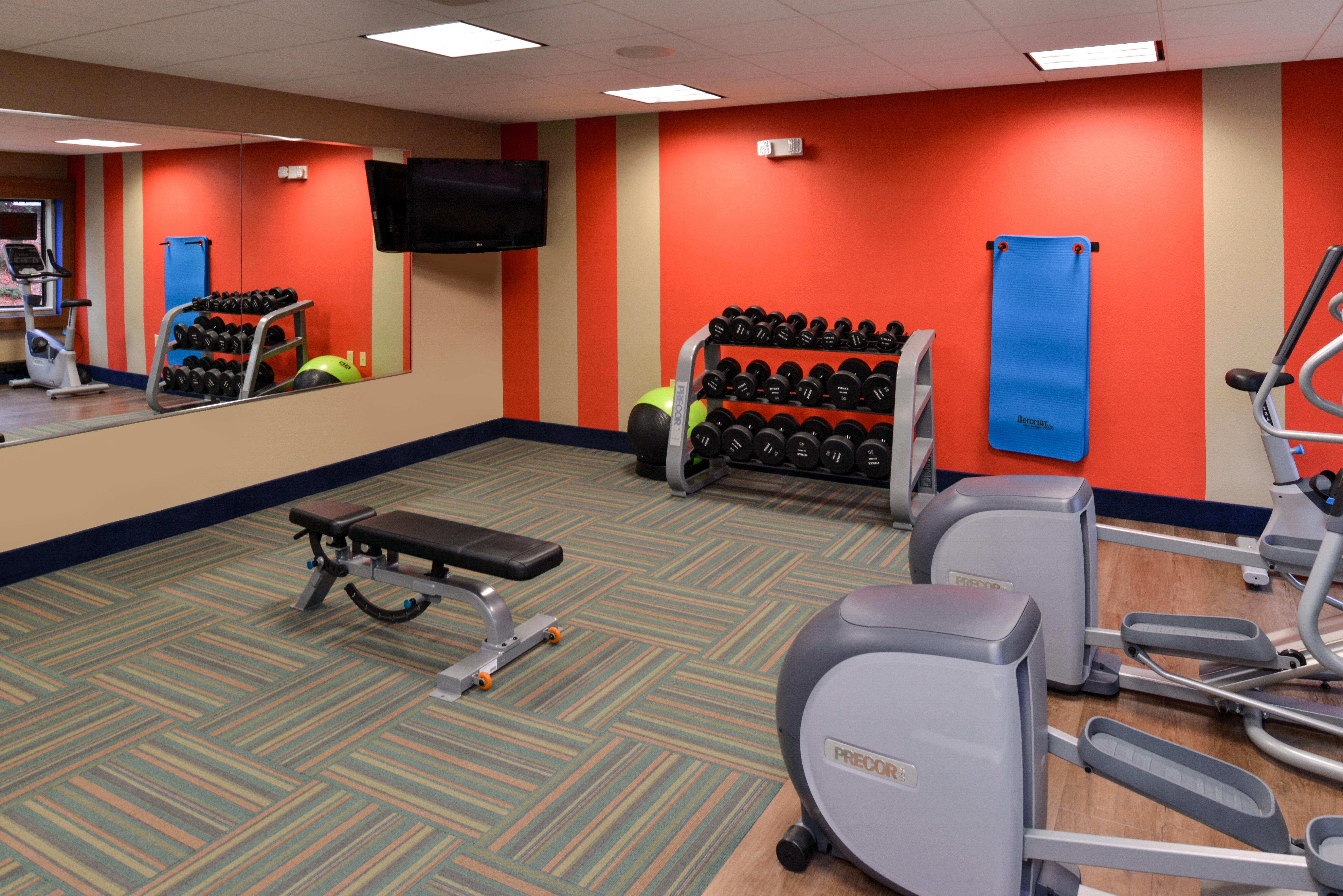 Holiday Inn Express & Suites Raleigh Ne - Medical Ctr Area By Ihg Exterior foto