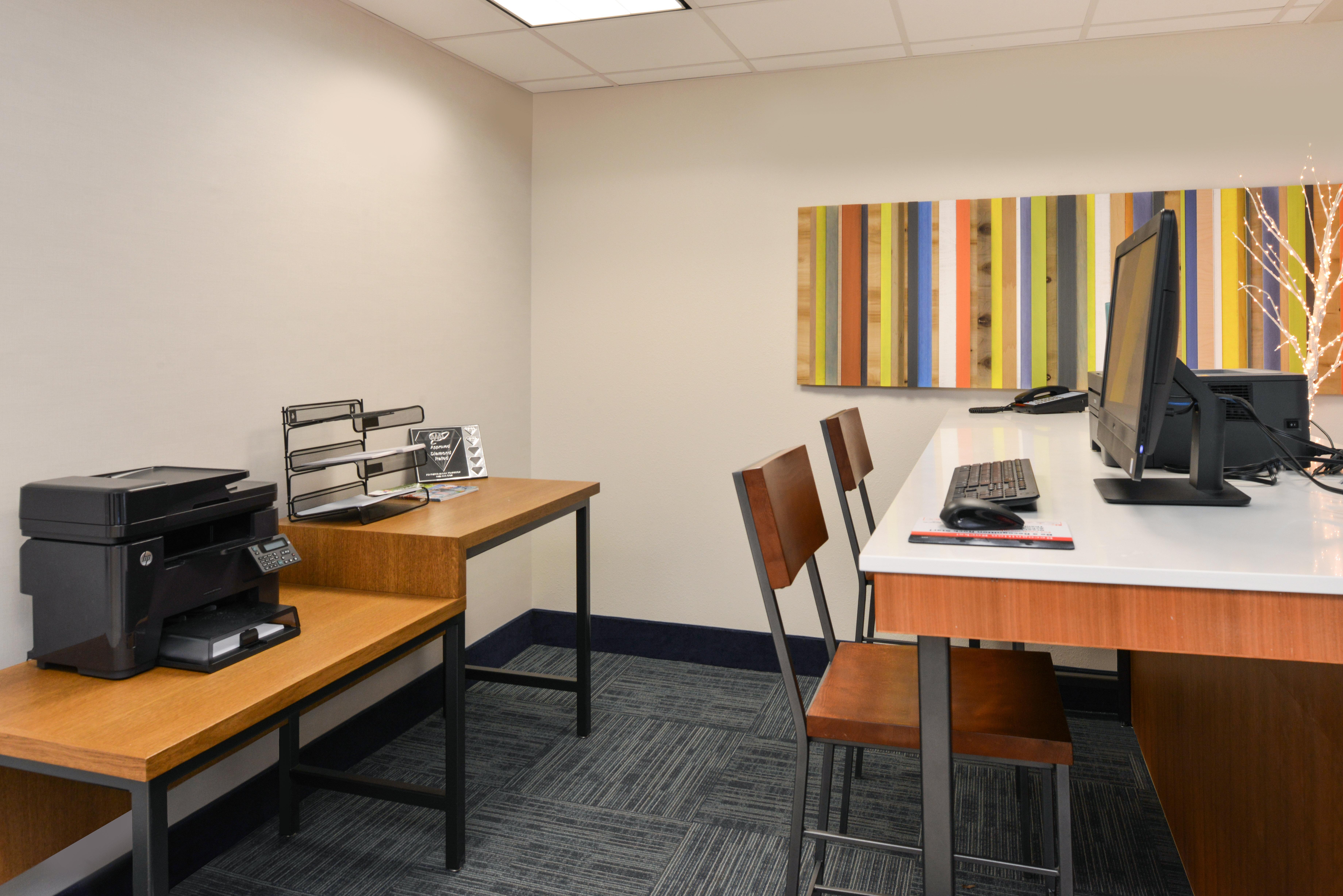 Holiday Inn Express & Suites Raleigh Ne - Medical Ctr Area By Ihg Exterior foto