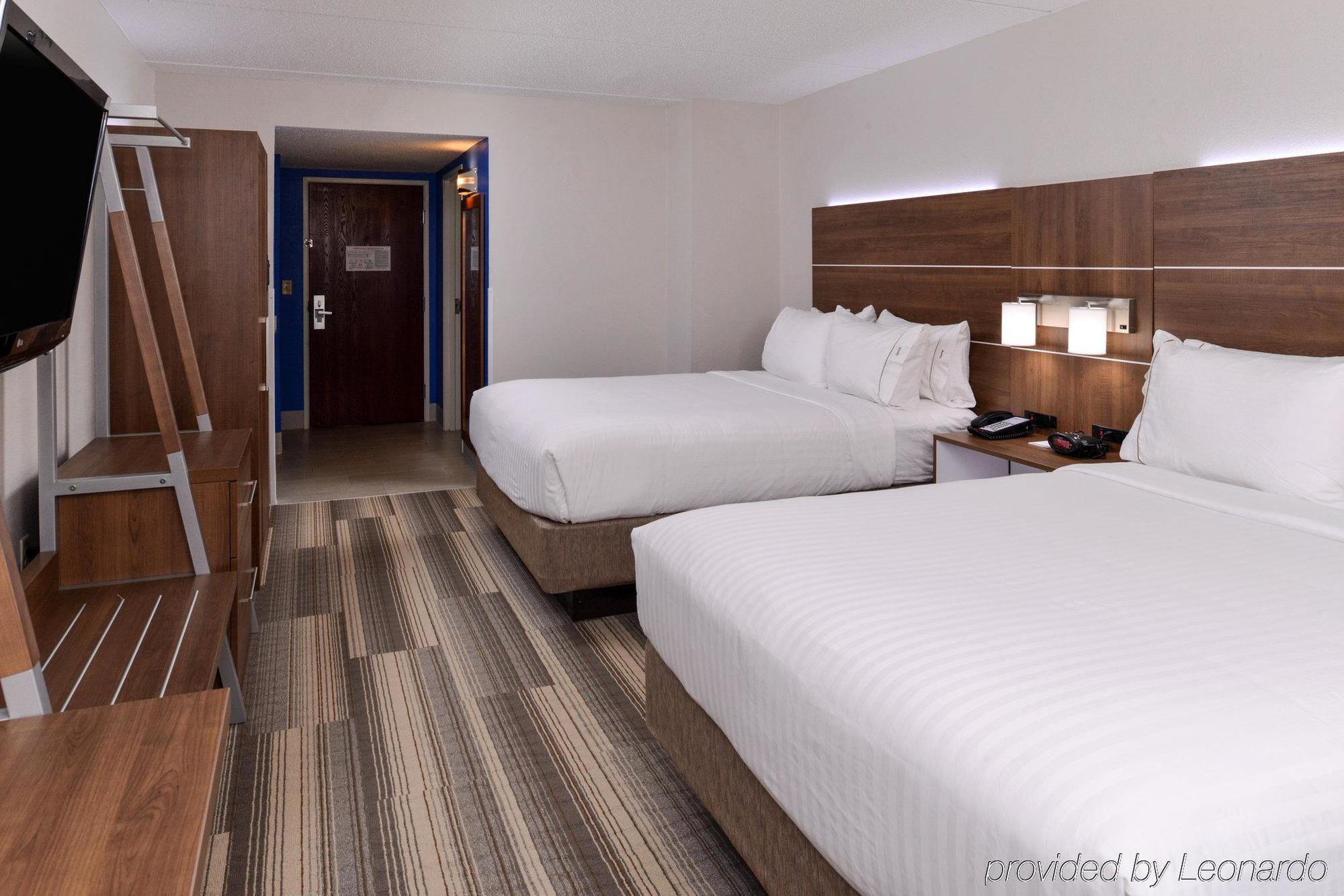 Holiday Inn Express & Suites Raleigh Ne - Medical Ctr Area By Ihg Exterior foto