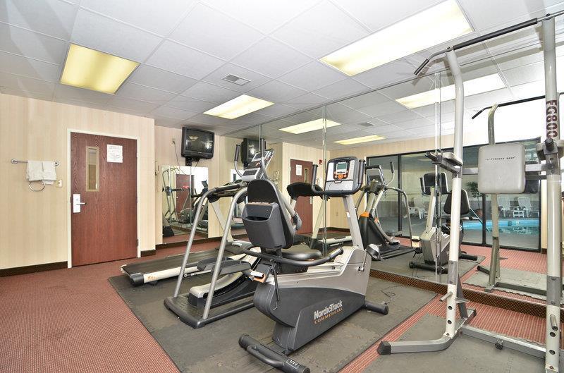 Holiday Inn Express & Suites Raleigh Ne - Medical Ctr Area By Ihg Facilidades foto